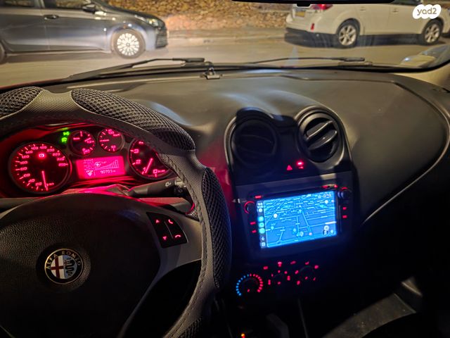 אלפא רומיאו מיטו