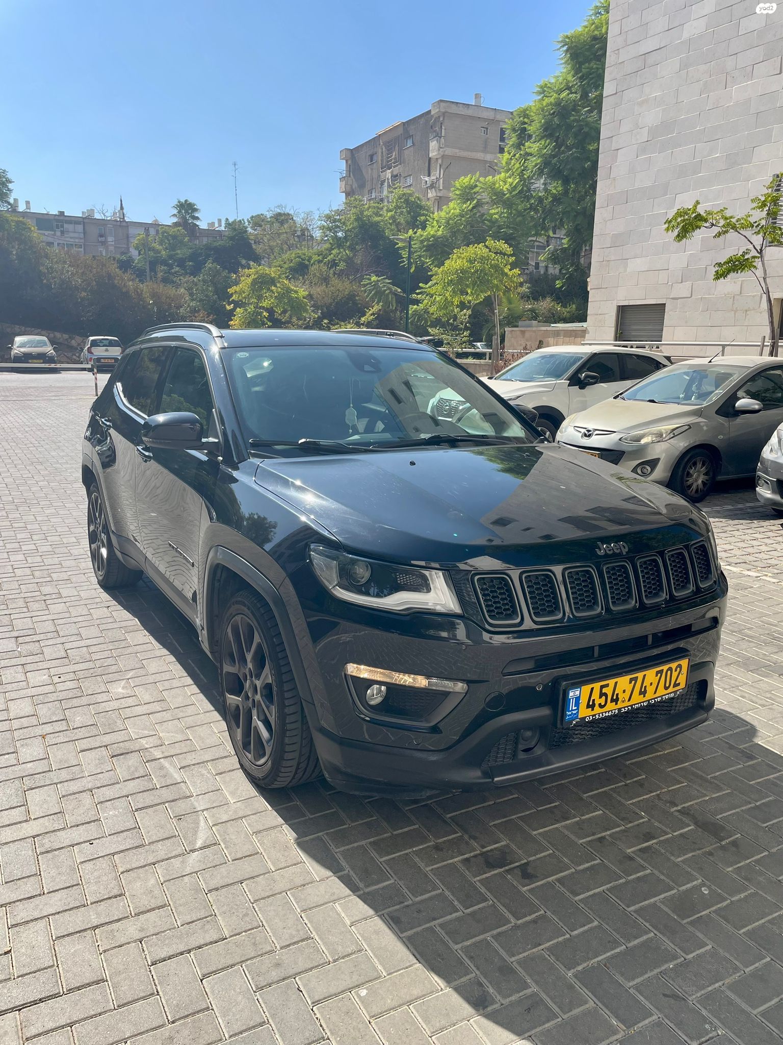 מודעת רכב ג'יפ קומפאס