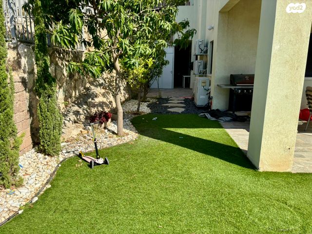 דירת גן, לוטם 14, לשם, עלי זהב