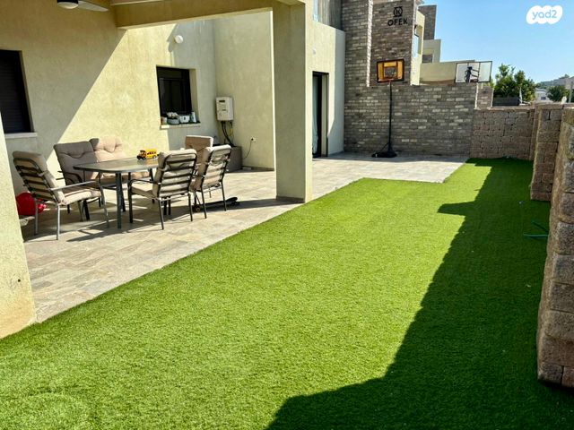 דירת גן, לוטם 14, לשם, עלי זהב