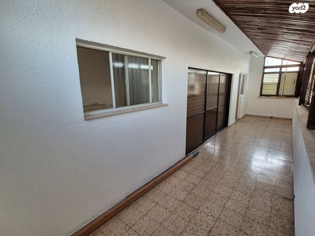 דירה, הפלמ"ח 16, מרכז העיר, סביניה, הוותיקה, קרית ביאליק