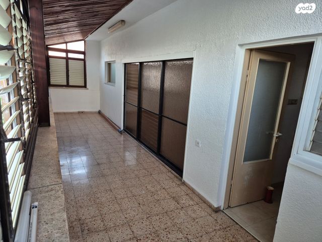 דירה, הפלמ"ח 16, מרכז העיר, סביניה, הוותיקה, קרית ביאליק