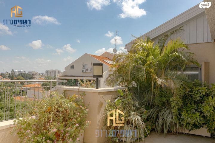 דופלקס, שיכוני מזרחי, כפר סבא