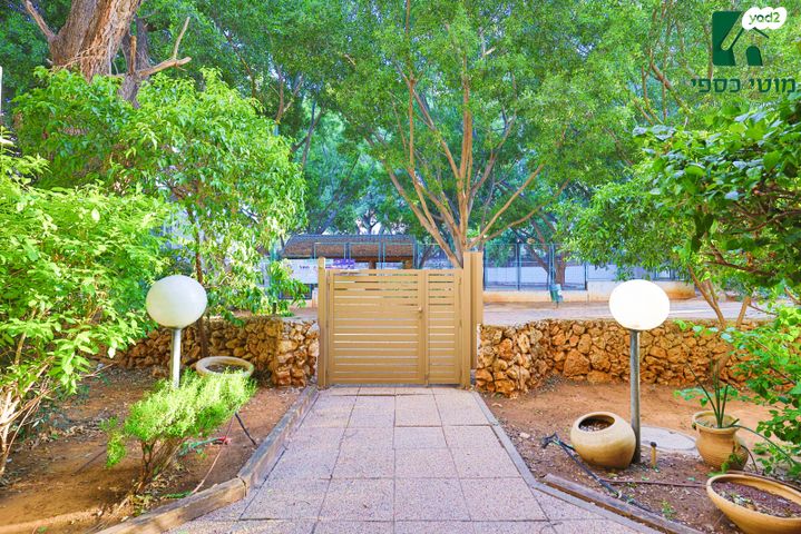 דירה, רבקה גובר, ראשונים, כפר סבא