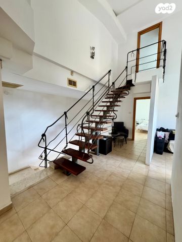 דו משפחתי, כרמיאל