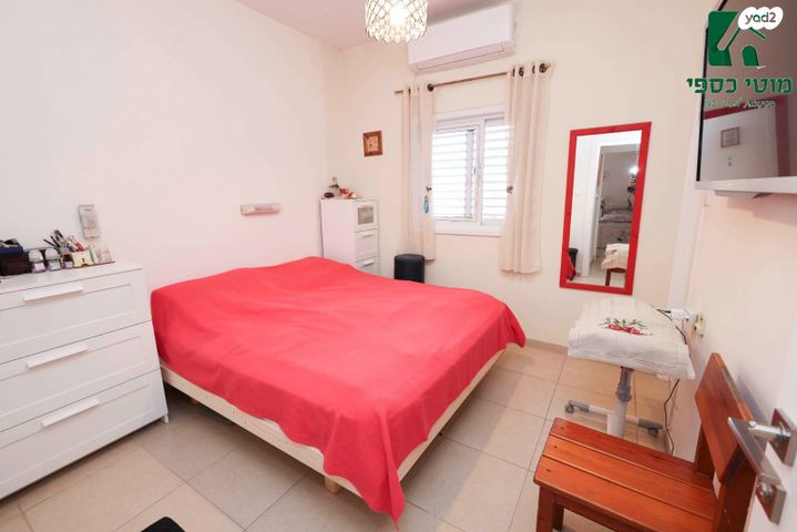 דירה, רבקה גובר, ראשונים, כפר סבא