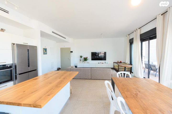 גג/ פנטהאוז, אור ים, אור עקיבא