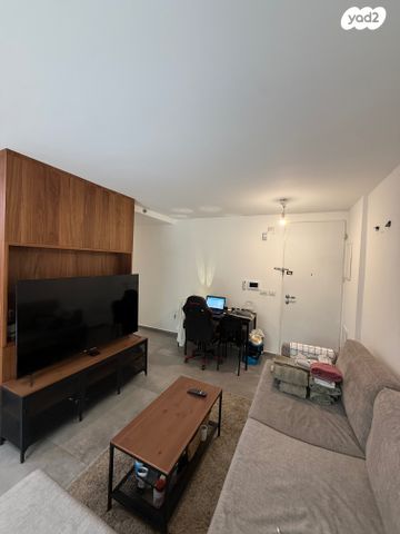 דירת גן, מעפילי אגוז 66, נווה חן, תל אביב יפו