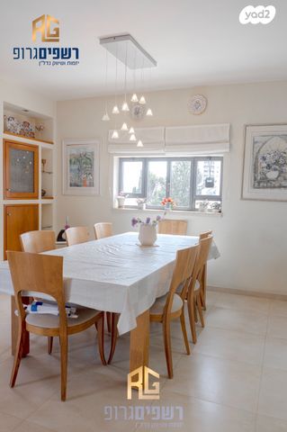 דופלקס, שיכוני מזרחי, כפר סבא