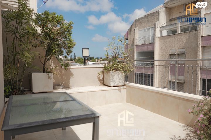 דופלקס, שיכוני מזרחי, כפר סבא