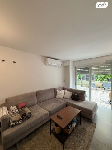 דירת גן, מעפילי אגוז 66, נווה חן, תל אביב יפו