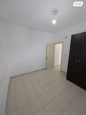 יחידת דיור, נחמיה, שיכוני המזרח, ראשון לציון