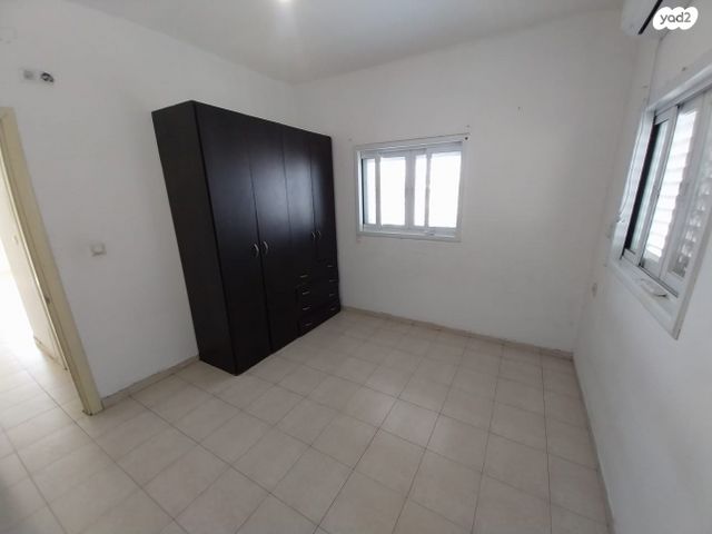 יחידת דיור, נחמיה, שיכוני המזרח, ראשון לציון