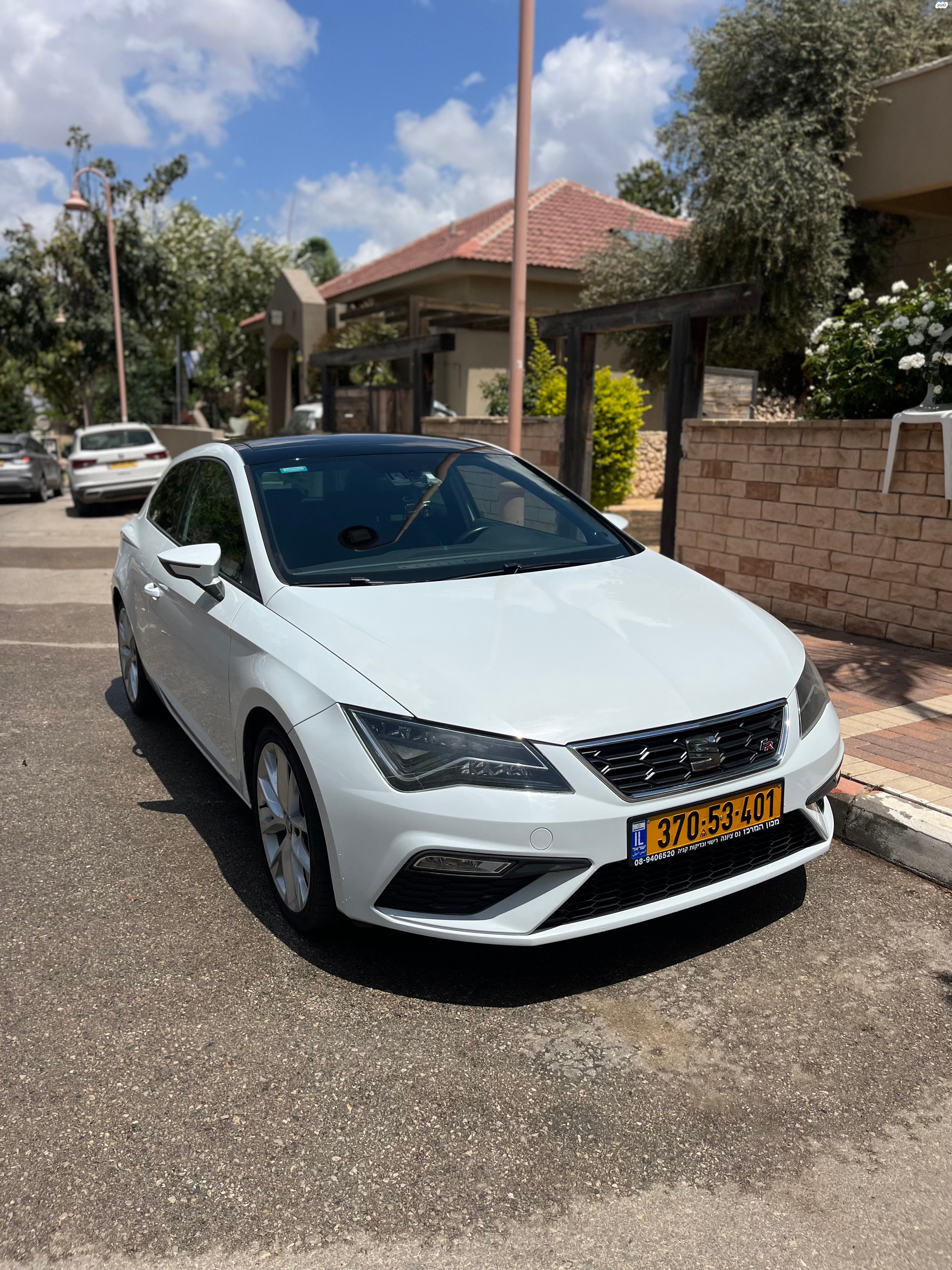 מודעת רכב סיאט לאון