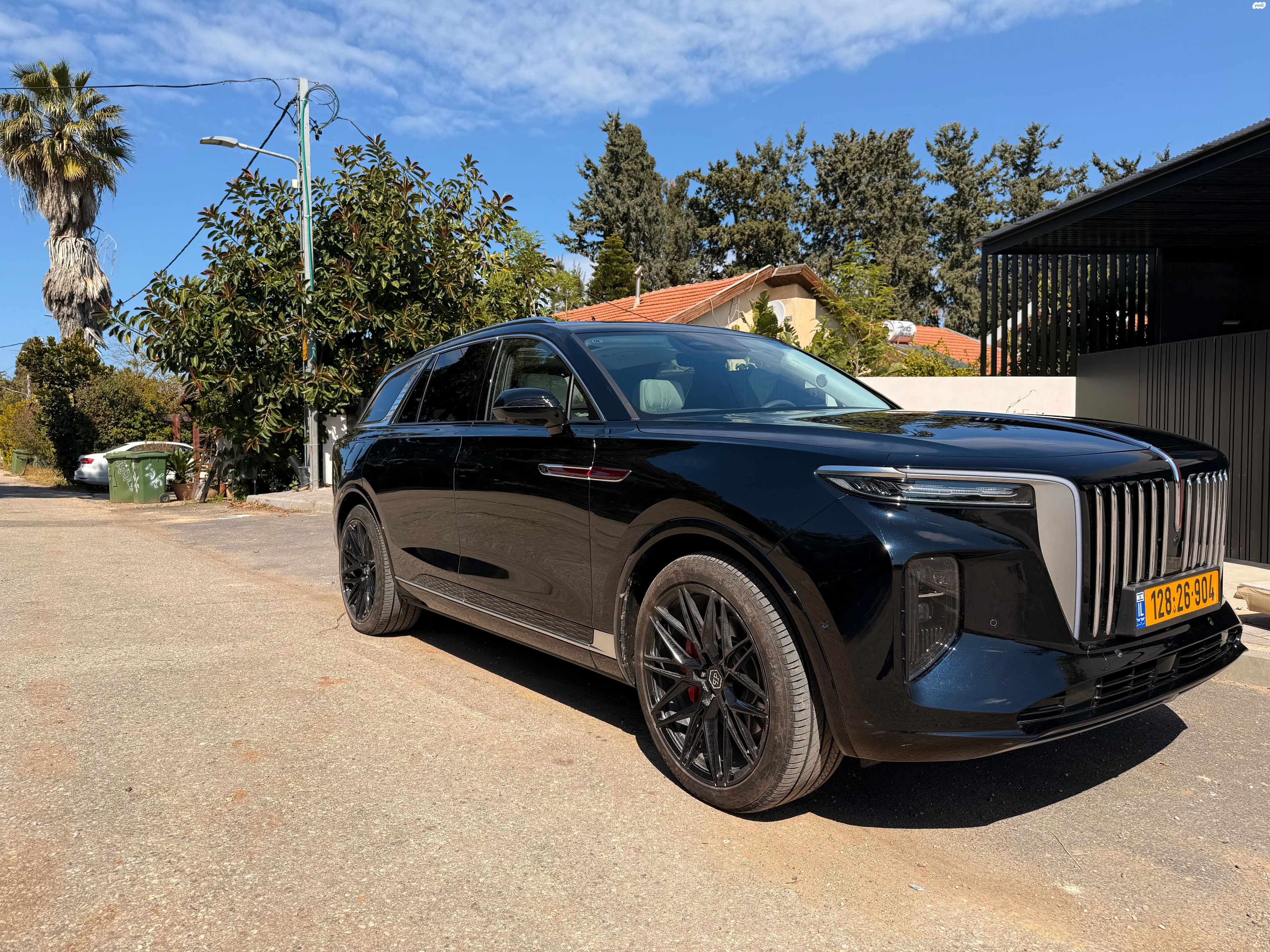 מודעת רכב הונגצ'י E-HS9