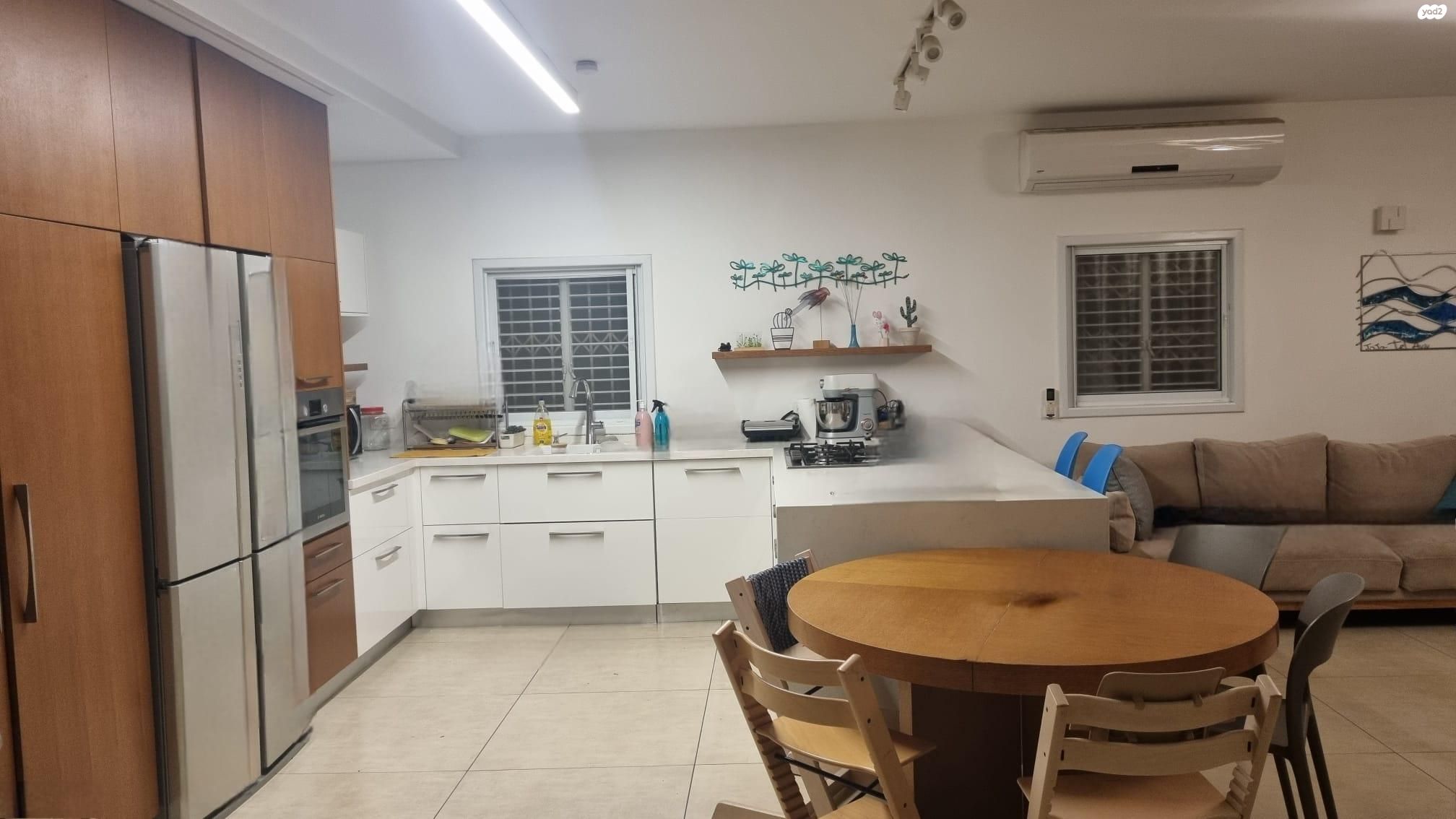 י.ל. גורדון 11
