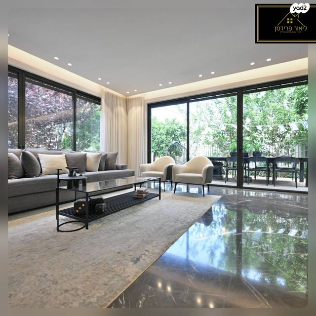 דו משפחתי, כפר סבא