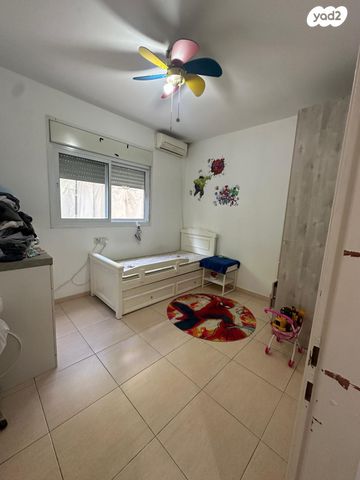 דירת גן, אלפי מנשה