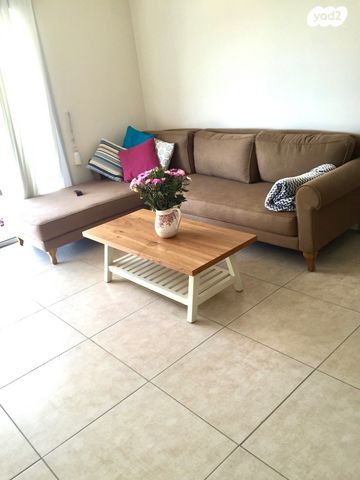 דירה, חנה רובינא, הרצליה