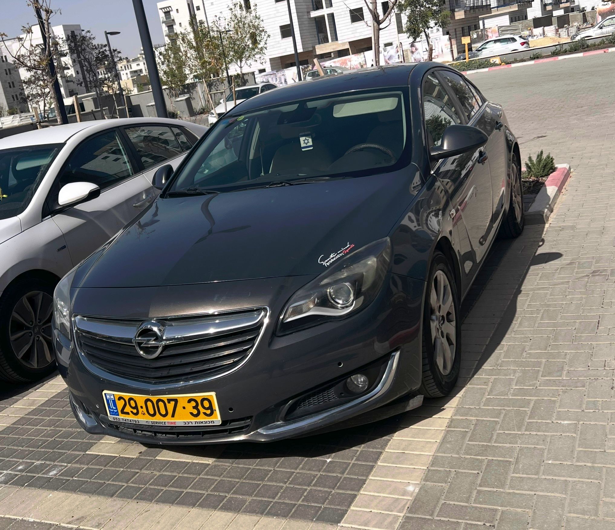 מודעת רכב אופל אינסיגניה