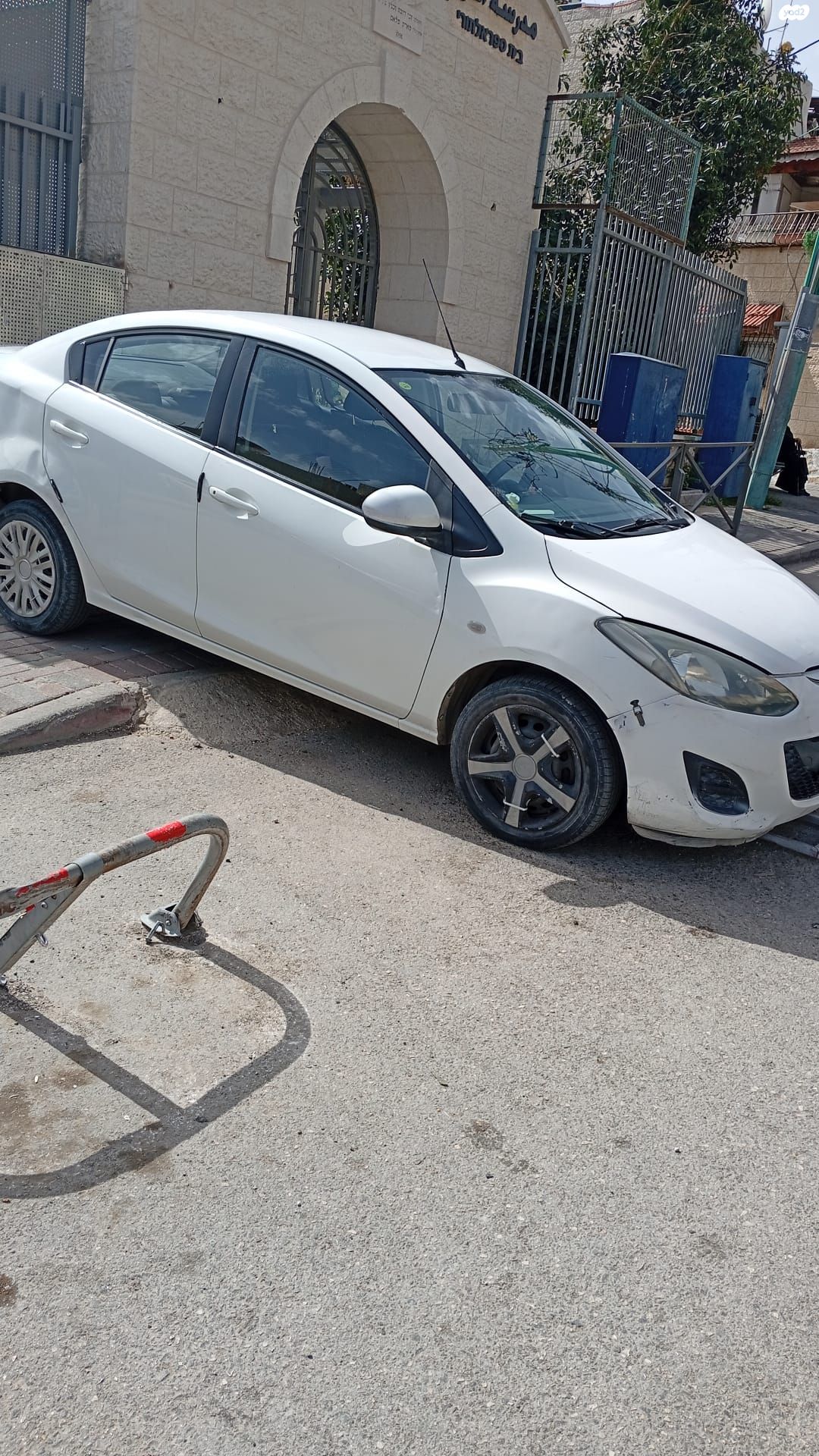 מודעת רכב מאזדה 2