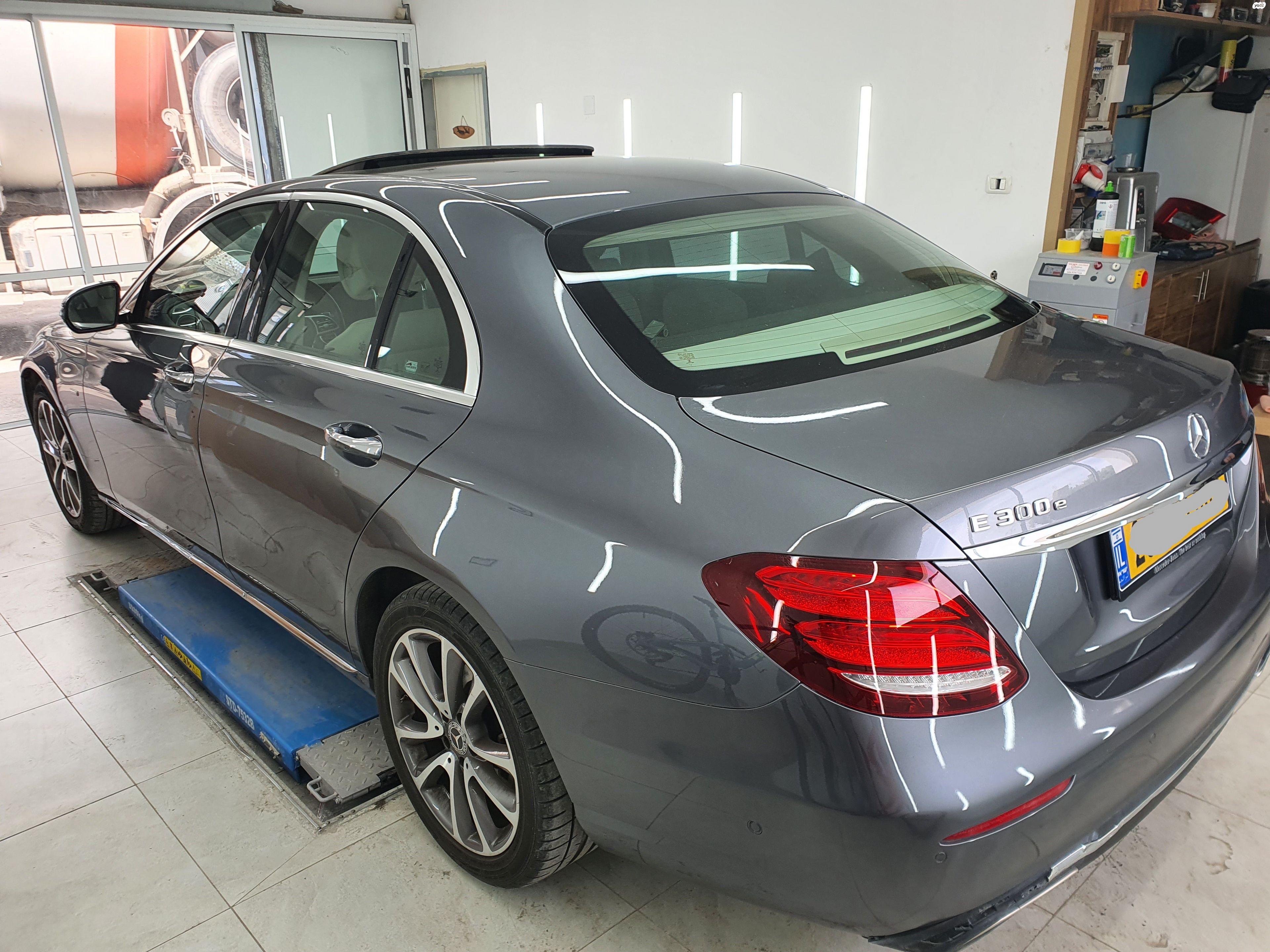 מודעת רכב מרצדס-בנץ E-class