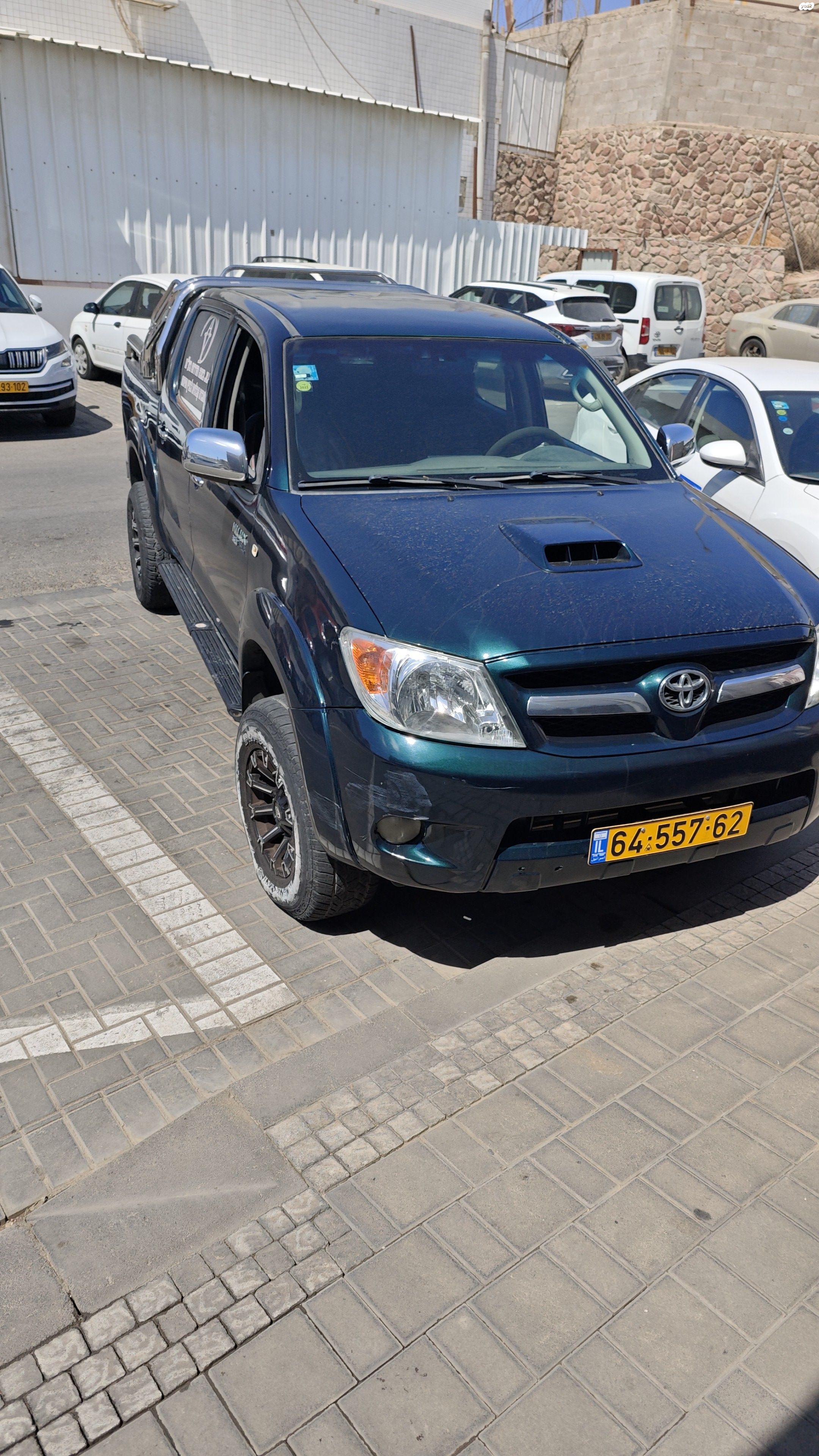 מודעת רכב טויוטה היילקס ויגו
