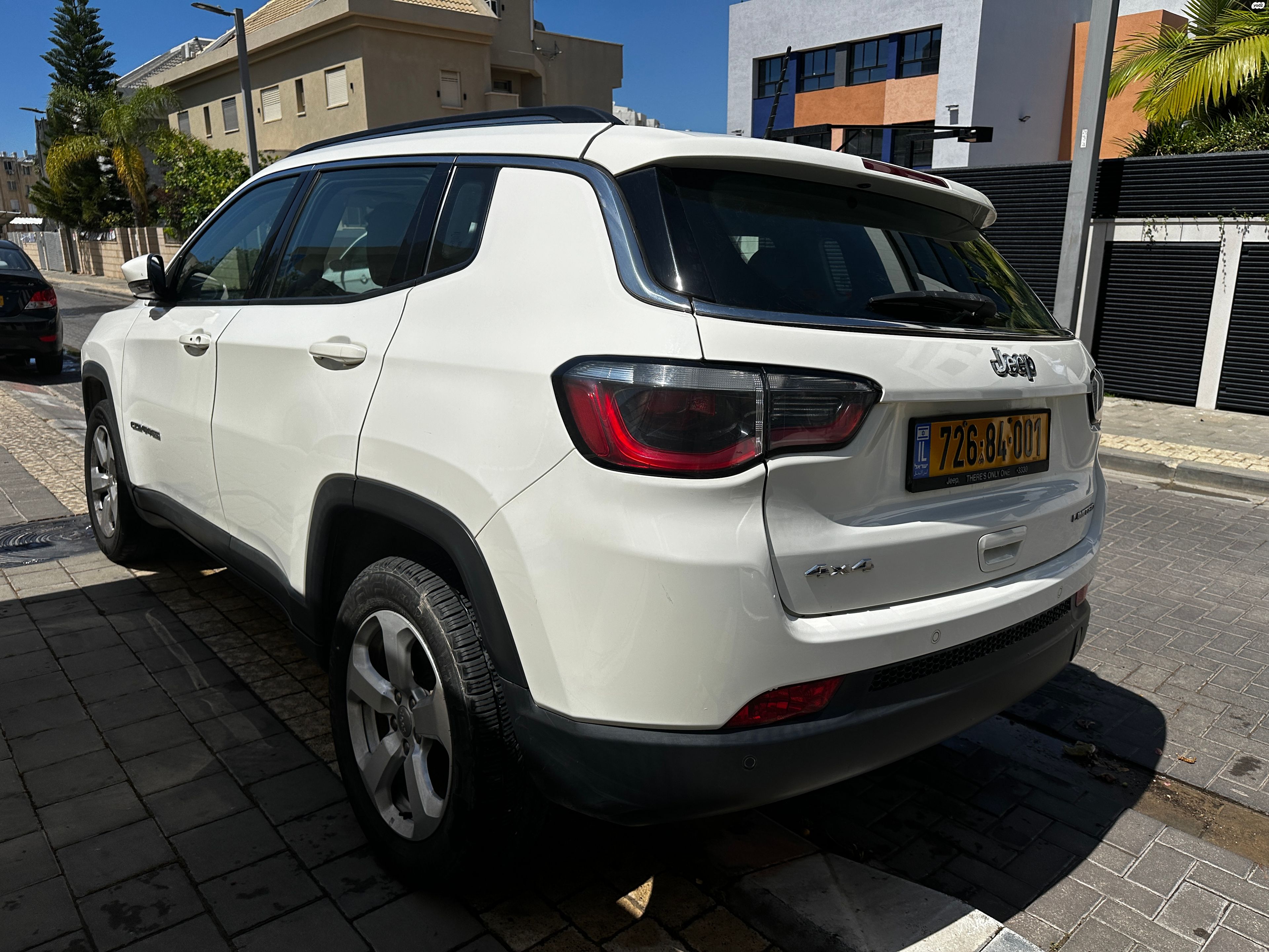 מודעת רכב ג'יפ קומפאס