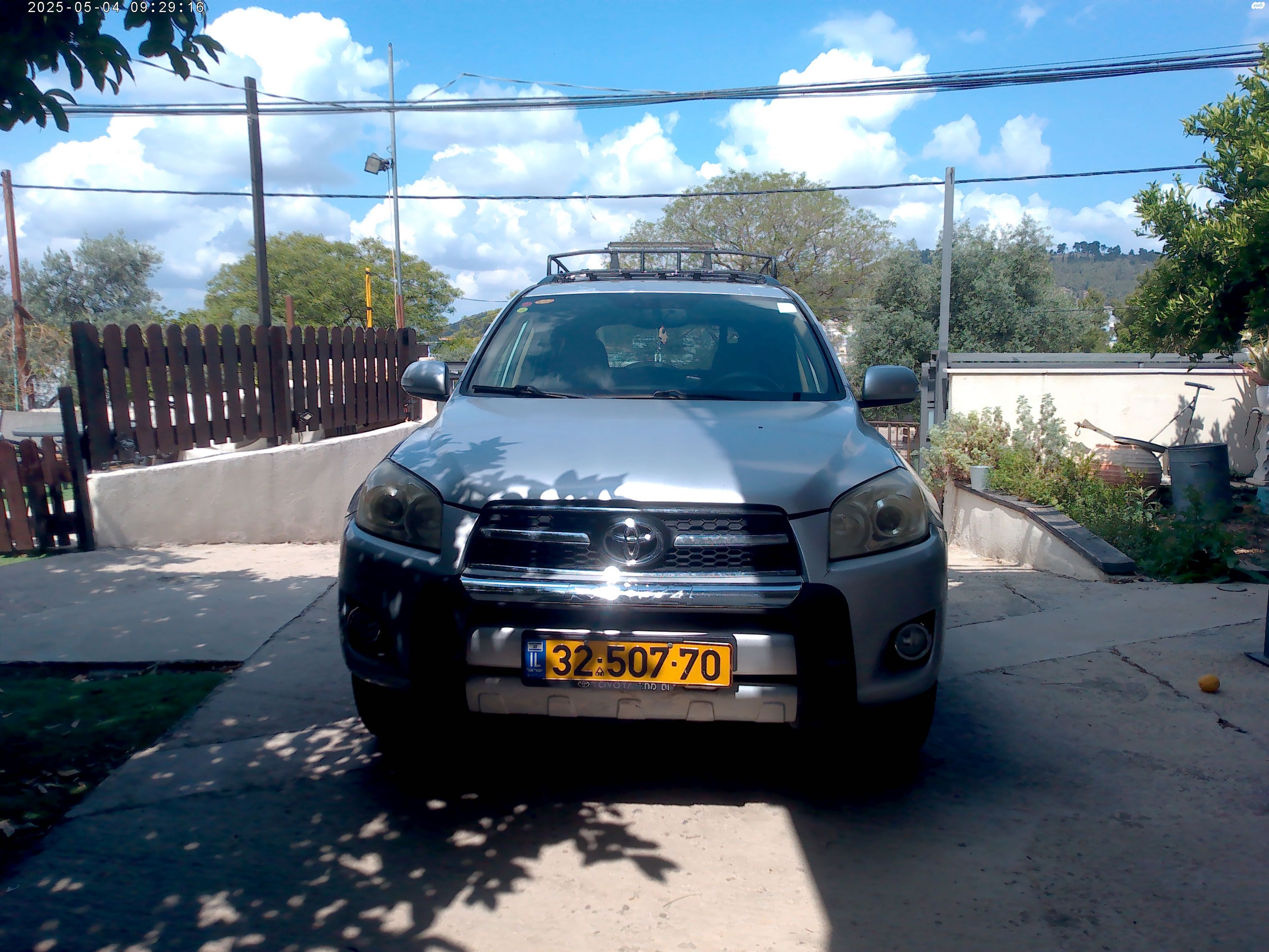 מודעת רכב טויוטה RAV4