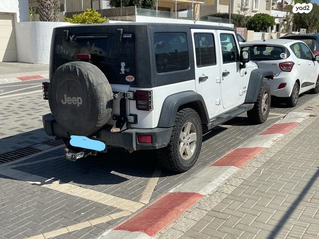 מודעת רכב ג'יפ רנגלר