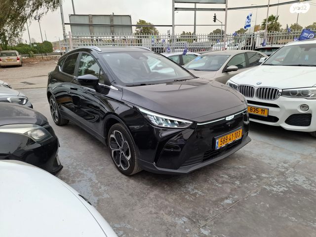 מודעת רכב ג׳ילי Geometry C