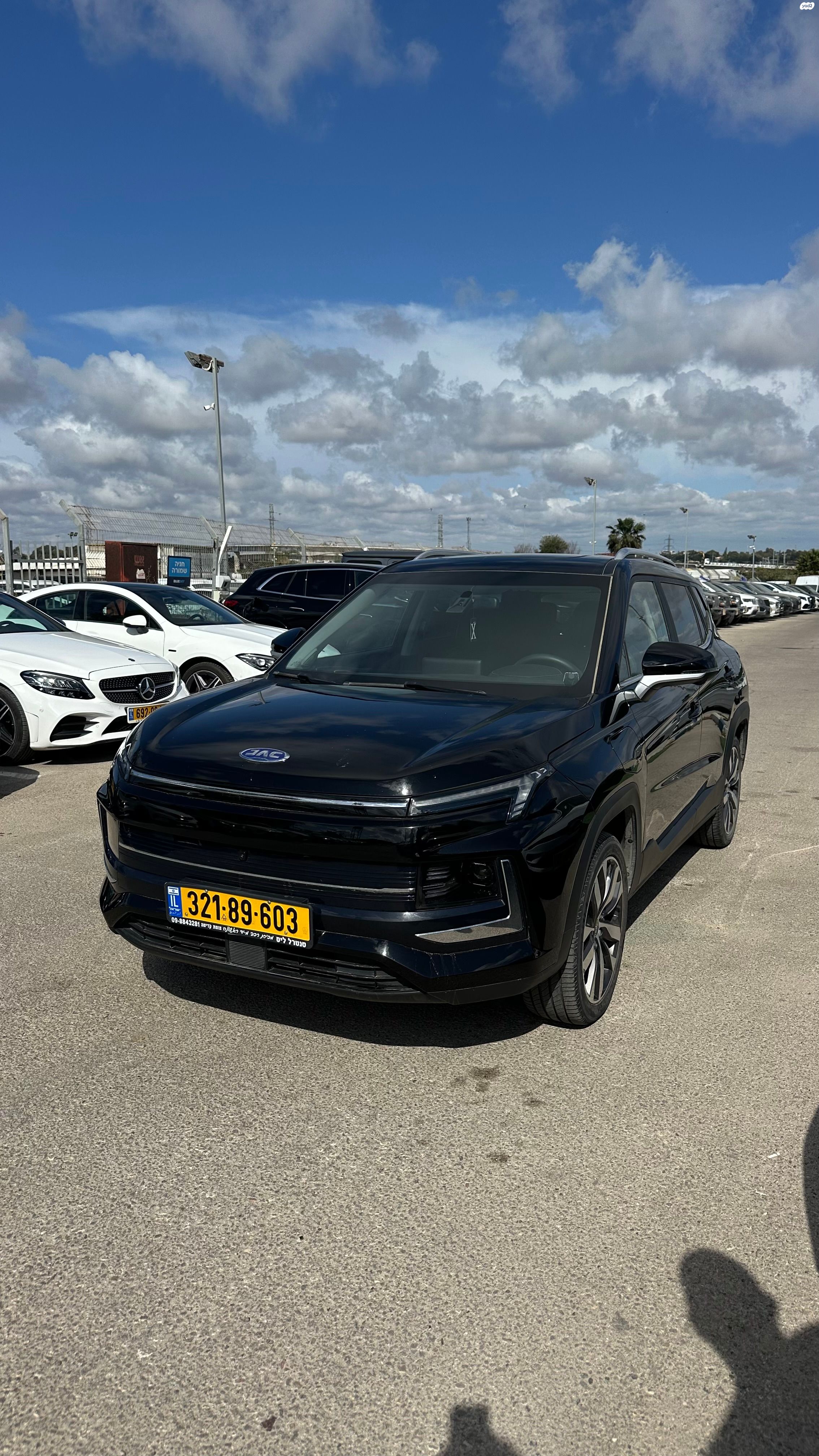 מודעת רכב ג׳יי.איי.סי E-JS4