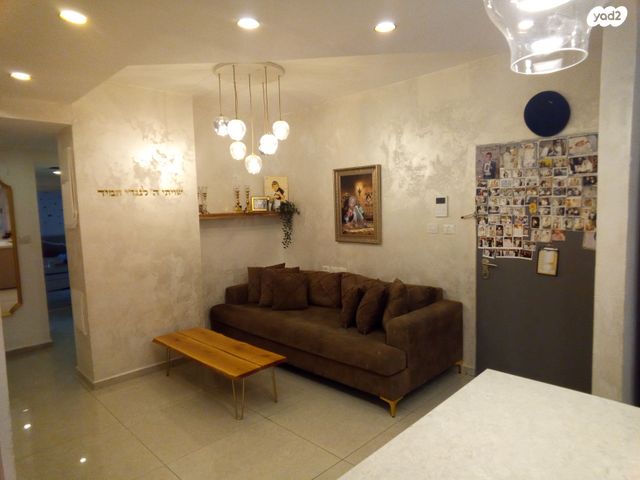 דירה, פלמ"ח 5, אבני חן, רחובות