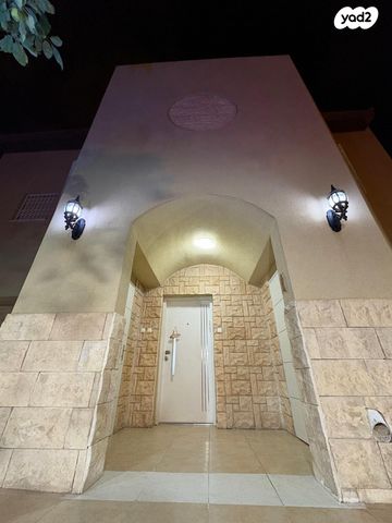 גבולות 12