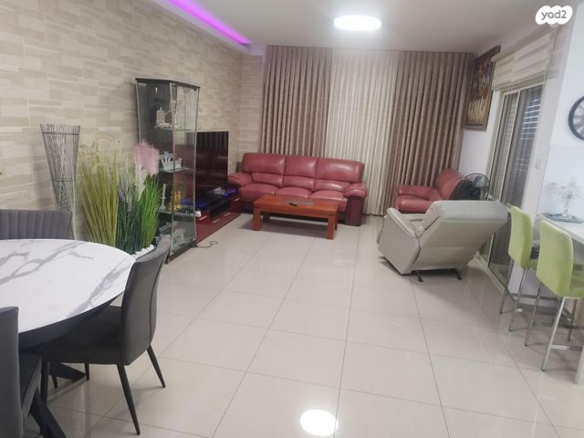 גג/ פנטהאוז, סירקין 3, מרכז העיר, קרית אתא