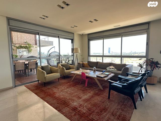 גג/ פנטהאוז, נווה גן, רמת השרון