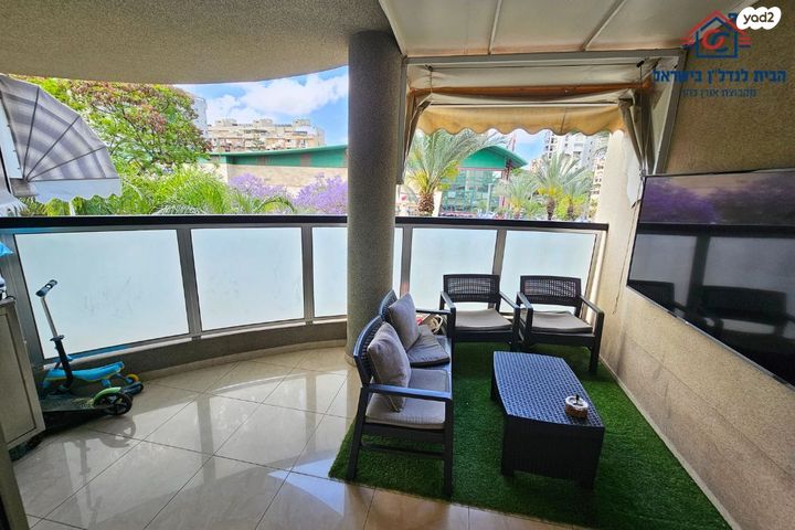 דירה, יהושע רבינוביץ, בן גוריון, חולון