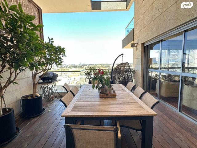 גג/ פנטהאוז, נווה גן, רמת השרון