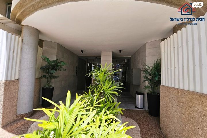 דירה, יהושע רבינוביץ, בן גוריון, חולון