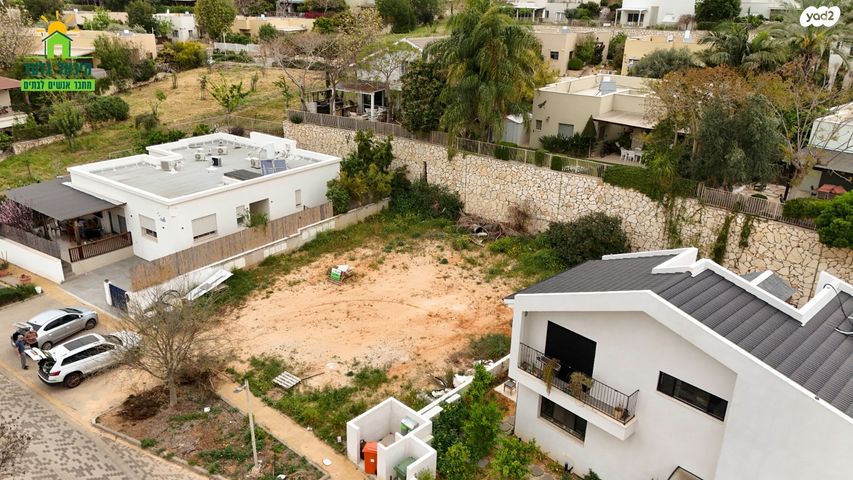 מגרשים, בחן