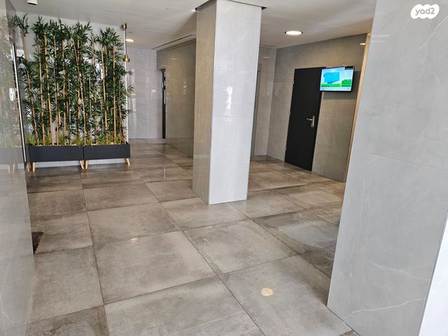 דירה, יהושע רבינוביץ, בן גוריון, חולון