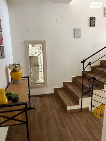 בית פרטי/ קוטג', הארז, כפר ורדים