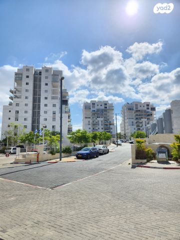 דופלקס, נחום, פסגות אפק, ראש העין