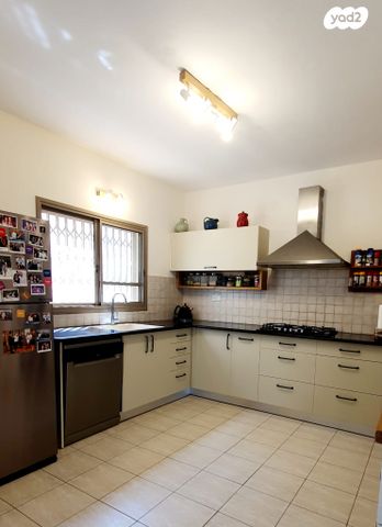 דו משפחתי, זכרון יעקב