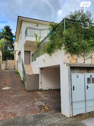 דו משפחתי, זכרון יעקב