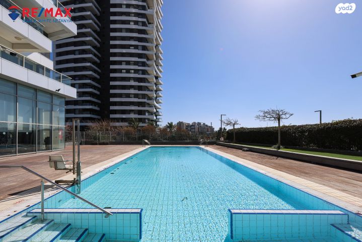 דירה, יוסף לפיד, גלי הים, נתניה