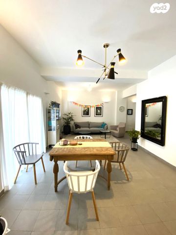 דירה, שדרות המגינים, שער פלמר, תחנת רכבת השמונה, חיפה