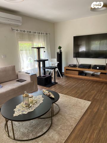 בית פרטי/ קוטג', הארז, כפר ורדים