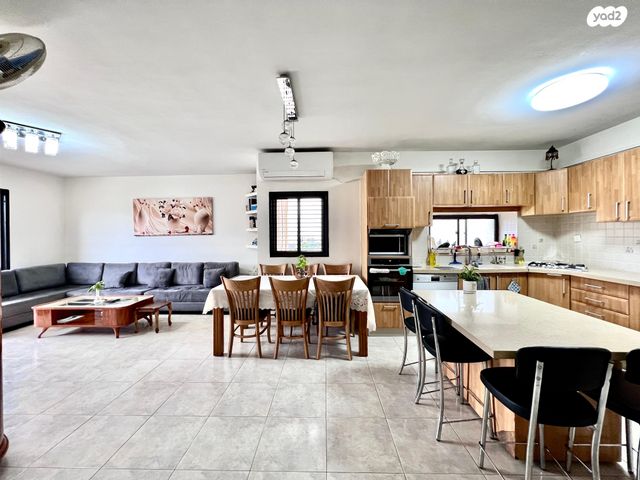 דירה, שדרות חיים וייצמן, צפון מזרח מרכז העיר, נתניה