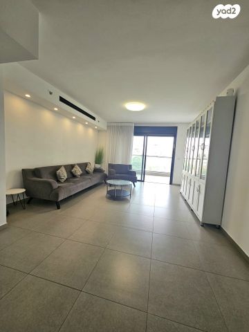 דירה, משה לוי 11, נאות שמיר, רמלה